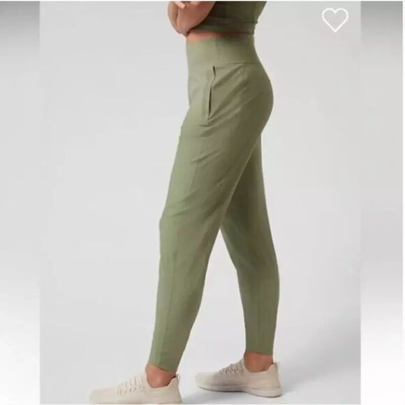 Athleta Run with it Pants in Eucalyptus Green Size MED TALL - Picture 3 of 8